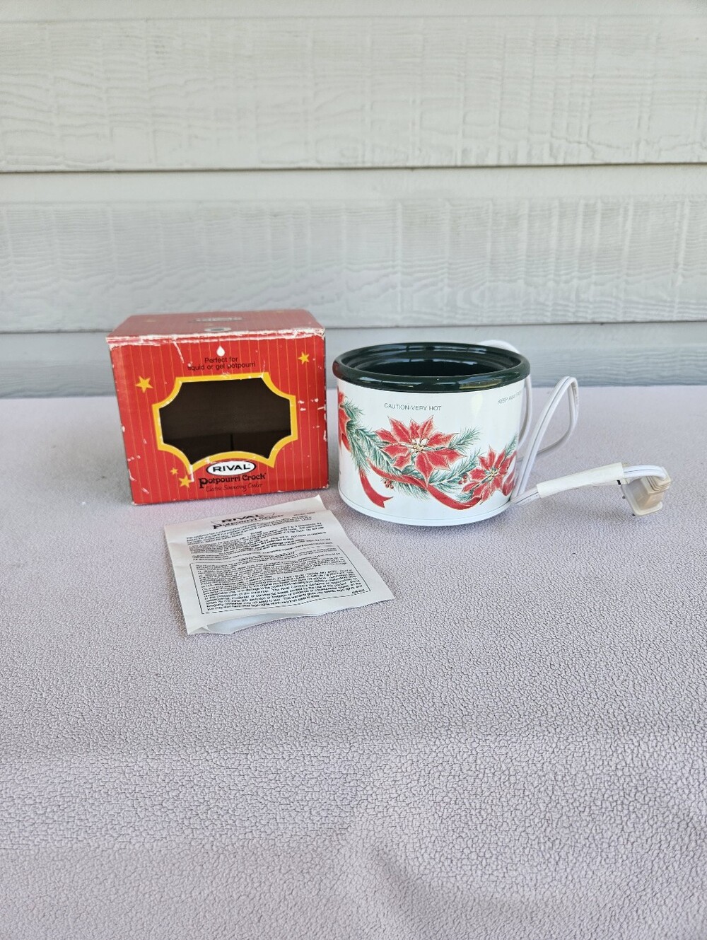 VTG Rival Potpourri Crock Pot Electric Simmer Melter Holiday Christmas Poinsette